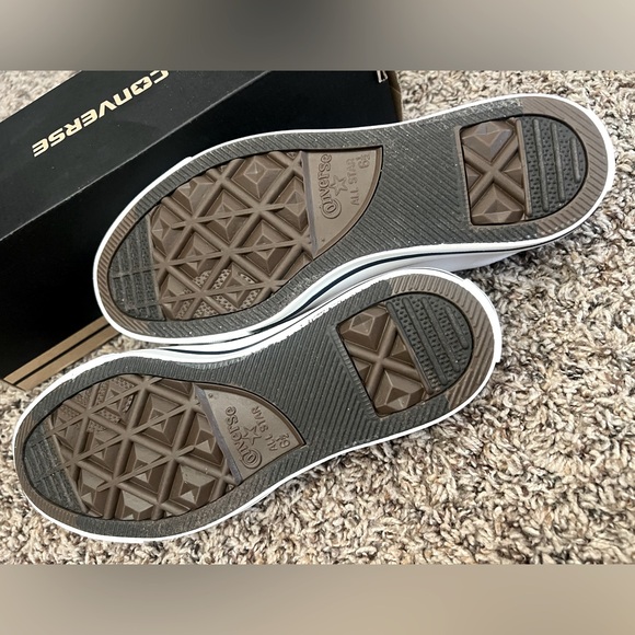 Converse All Star Chuck Taylor White Low - Women’s Size 8.5 | Men’s Size 6.5 - Picture 4 of 6